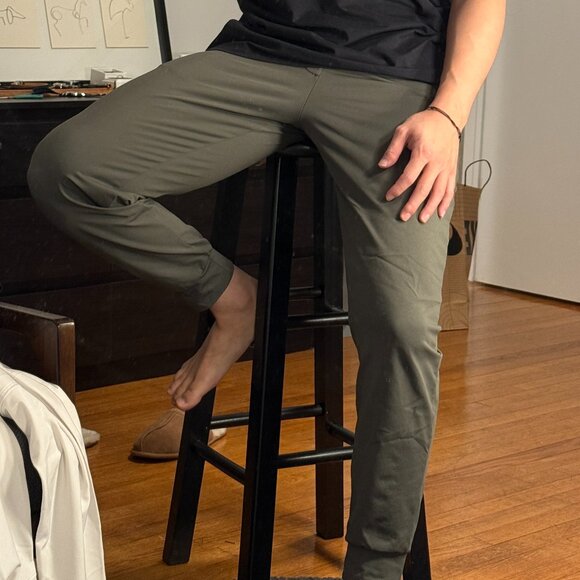 Uniqlo Other - Uniqlo Airism / S / Olive / Joggers